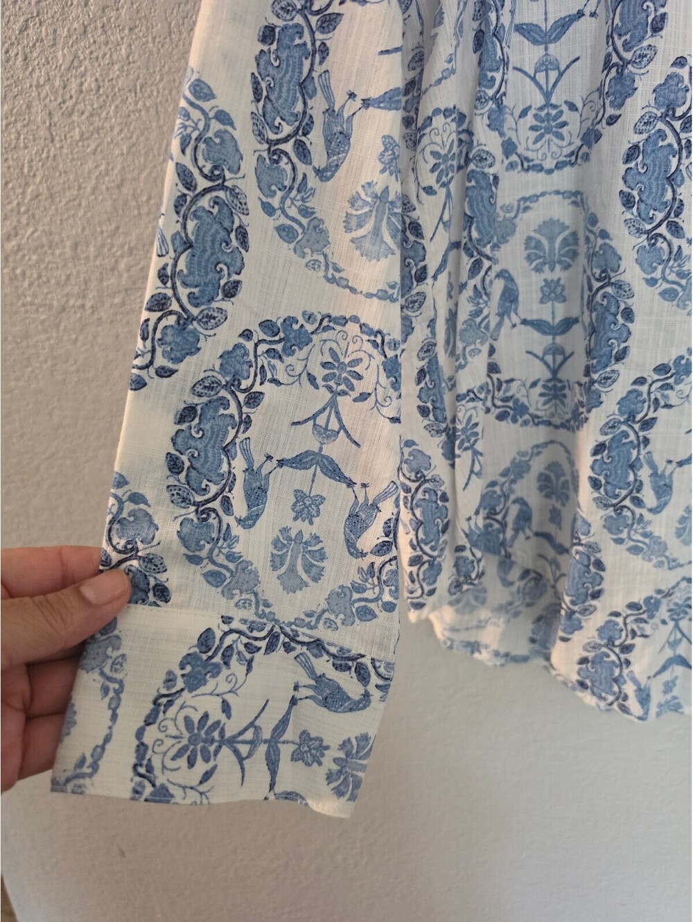 Liz Claiborne XXL White and Blue Floral Button-Up Blouse - Picture 8 of 8